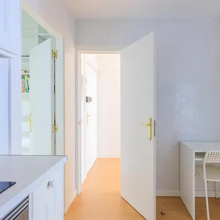 Aparteasy - Private Terrace, 3 Bedrooms, Eixample Апартаменты Барселона