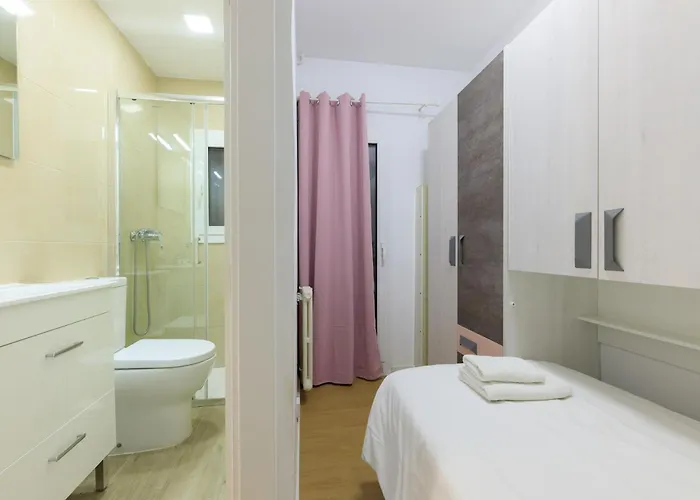 Aparteasy - Private Terrace, 3 Bedrooms, Eixample Апартаменты *