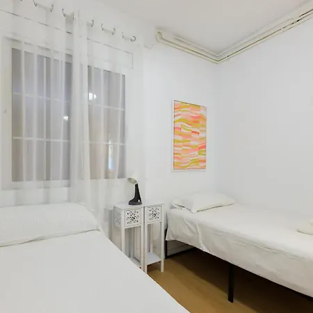 Aparteasy - Private Terrace, 3 Bedrooms, Eixample Barcellona