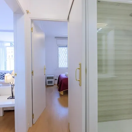 Aparteasy - Private Terrace, 3 Bedrooms, Eixample * Barcelona
