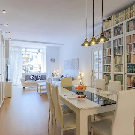 Aparteasy - Private Terrace, 3 Bedrooms, Eixample * Barcellona